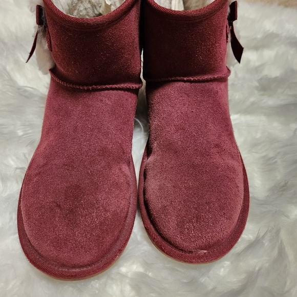 Koolaburra x UGG/ Dark Red Bow Boots - Picture 2 of 5